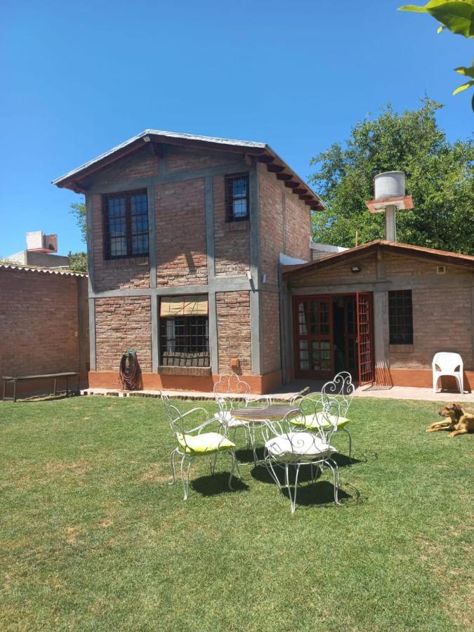 Casa Confortable - Parque Central - Estacionamiento, Patio, 3 Banos, 5 Habitaciones - La Cieneguita Bagian luar foto
