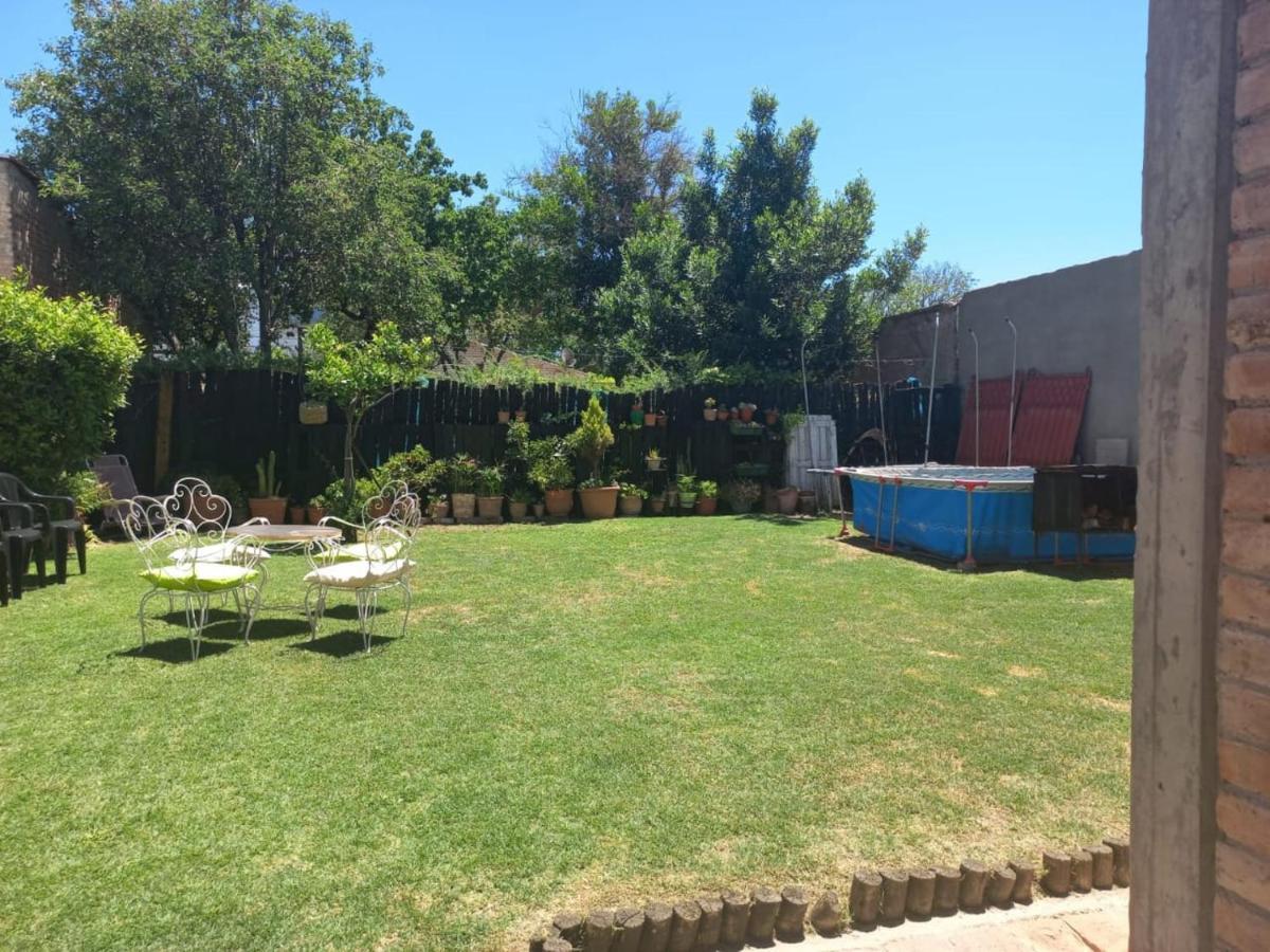 Casa Confortable - Parque Central - Estacionamiento, Patio, 3 Banos, 5 Habitaciones - La Cieneguita Bagian luar foto