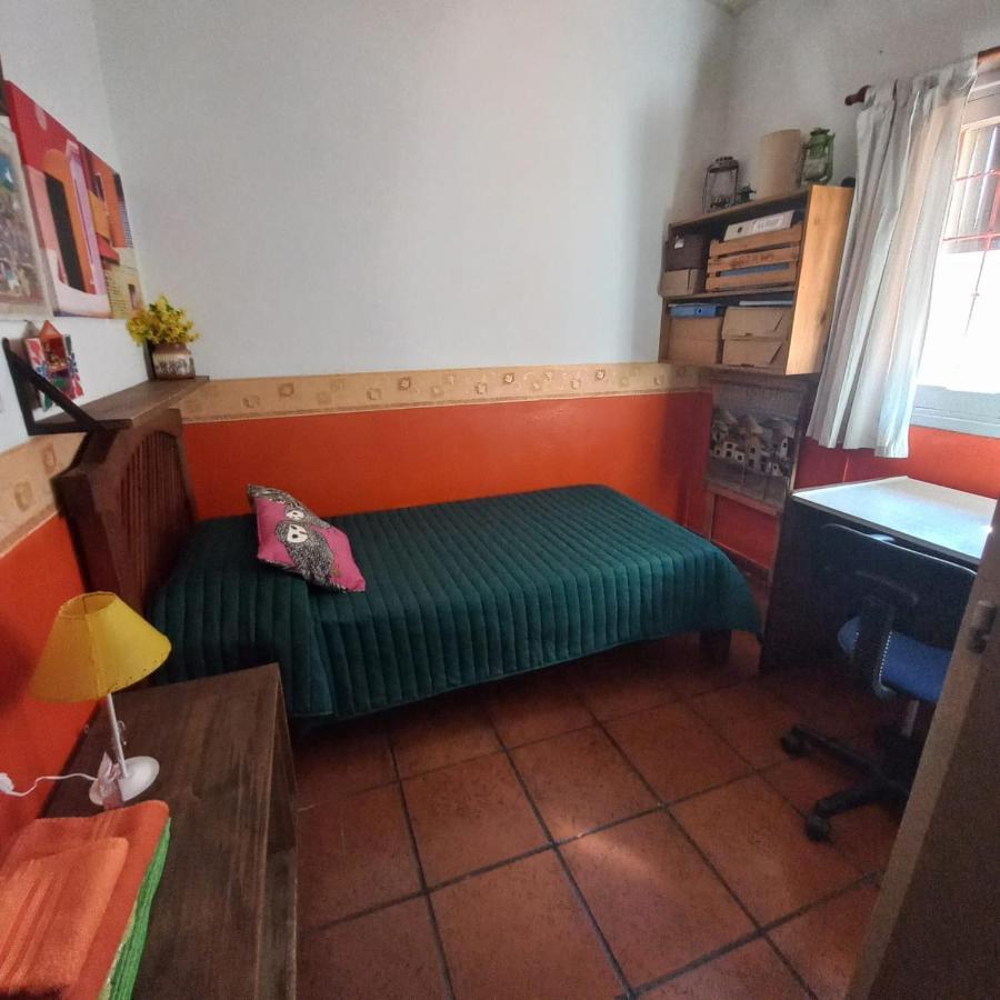 Casa Confortable - Parque Central - Estacionamiento, Patio, 3 Banos, 5 Habitaciones - La Cieneguita Bagian luar foto
